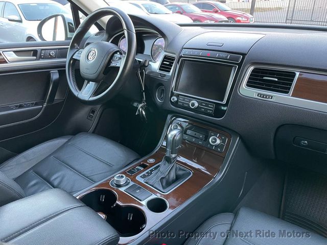 2016 Volkswagen Touareg 2016 VOLKSWAGEN TOUAREG LUXURY 1-OWNER SERVICED 615-730-9991  - 22985534 - 17