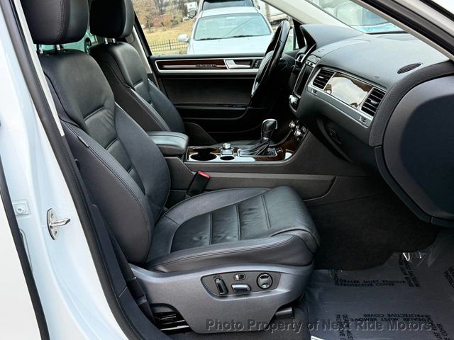 2016 Volkswagen Touareg 2016 VOLKSWAGEN TOUAREG TDI LUXURY DIESEL SERVICED 615-730-9991 - 22959395 - 4