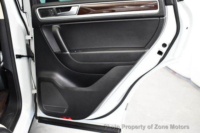 2016 Volkswagen Touareg TDI - 22453909 - 15