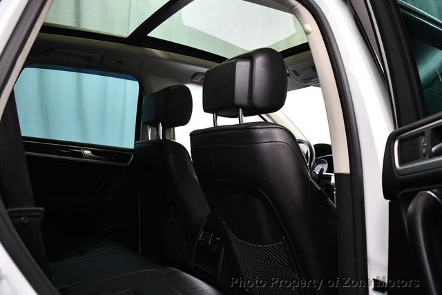 2016 Volkswagen Touareg TDI - 22453909 - 17
