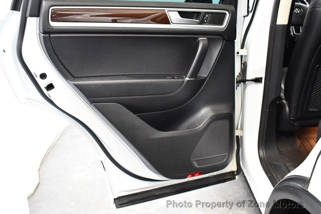 2016 Volkswagen Touareg TDI - 22453909 - 20