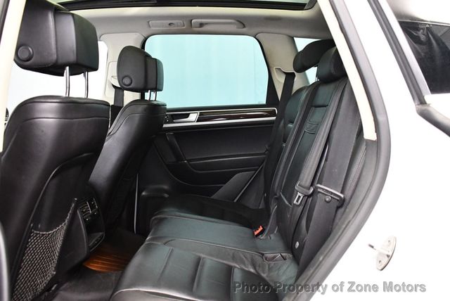 2016 Volkswagen Touareg TDI - 22453909 - 21