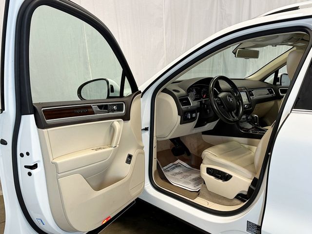 2016 Volkswagen Touareg TDI Sport w/Technology 4dr - 23088625 - 15