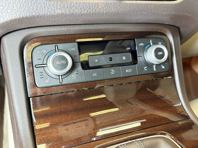 2016 Volkswagen Touareg TDI Sport w/Technology 4dr - 23088625 - 28