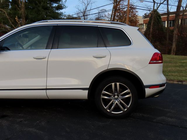 2016 Volkswagen Touareg VR6 Lux 4dr - 22951270 - 11