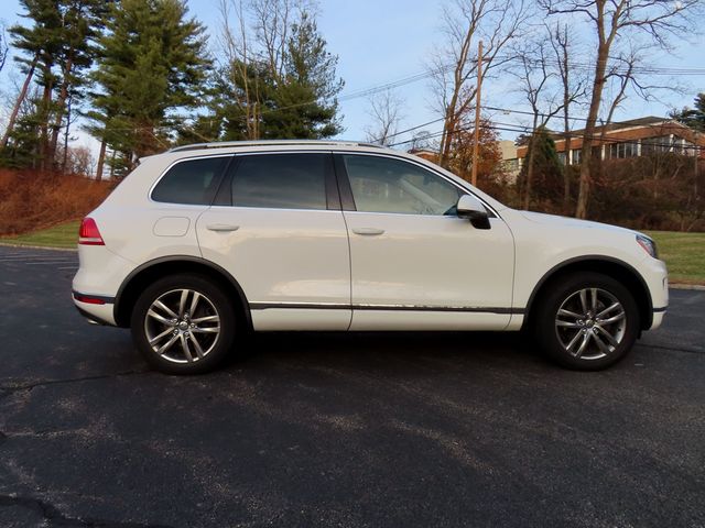 2016 Volkswagen Touareg VR6 Lux 4dr - 22951270 - 16