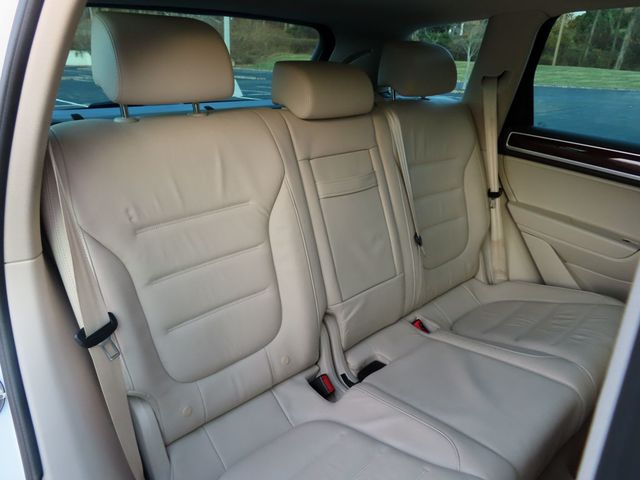 2016 Volkswagen Touareg VR6 Lux 4dr - 22951270 - 27