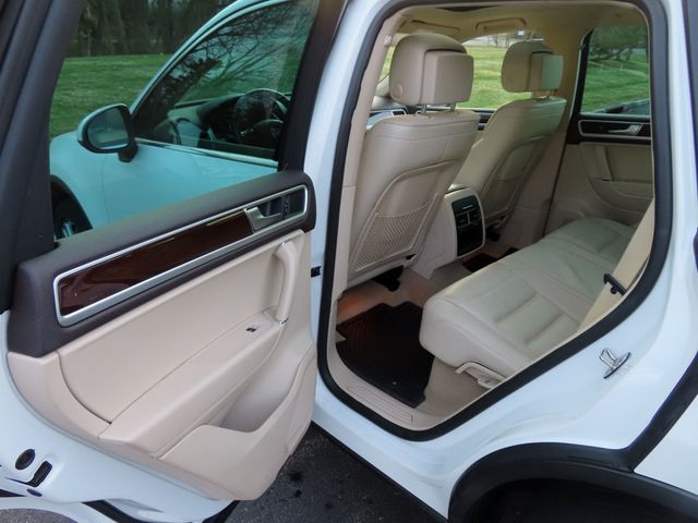 2016 Volkswagen Touareg VR6 Lux 4dr - 22951270 - 28