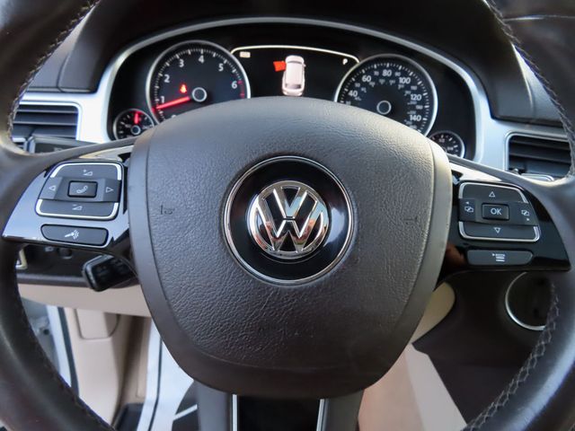 2016 Volkswagen Touareg VR6 Lux 4dr - 22951270 - 38