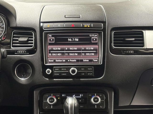 2016 Volkswagen Touareg VR6 Lux 4dr - 22976618 - 24