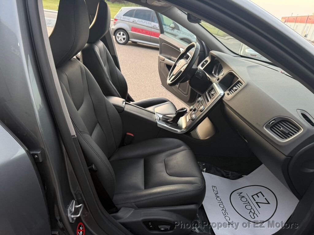 2016 Volvo V60 Cross Country PREMIER!RARE! YES 32097 KM ONLY!! CERTIFIED! - 22901437 - 17