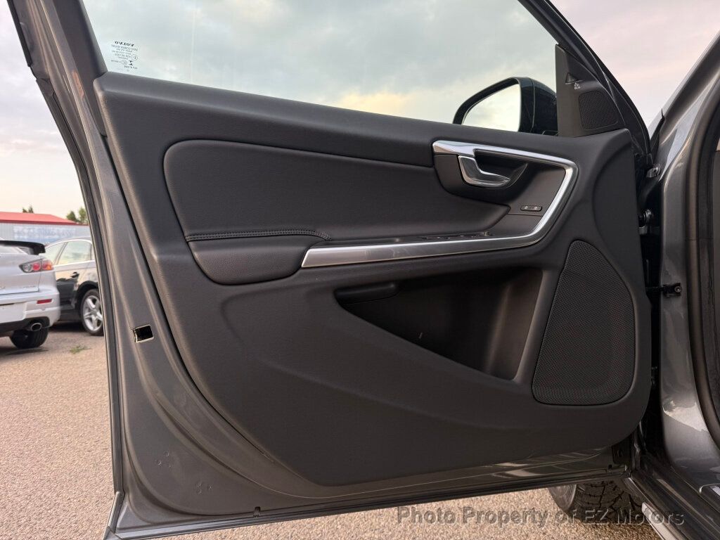 2016 Volvo V60 Cross Country PREMIER!RARE! YES 32097 KM ONLY!! CERTIFIED! - 22901437 - 28