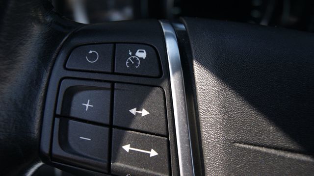 2016 Volvo XC60 3 MONTH WARRANTY , JUST SERVICED , VERY CLEAN INSIDE AND OUT  - 22987798 - 19