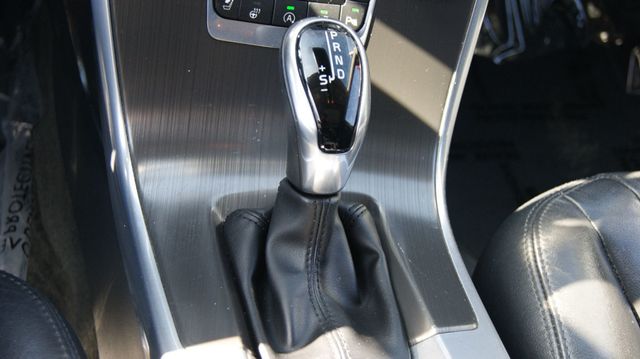 2016 Volvo XC60 3 MONTH WARRANTY , JUST SERVICED , VERY CLEAN INSIDE AND OUT  - 22987798 - 23