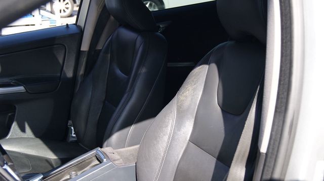 2016 Volvo XC60 3 MONTH WARRANTY , JUST SERVICED , VERY CLEAN INSIDE AND OUT  - 22987798 - 47