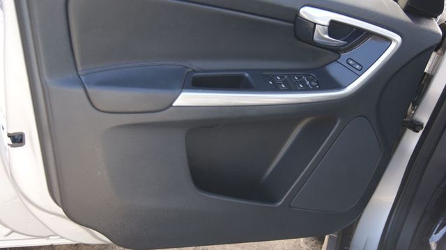 2016 Volvo XC60 3 MONTH WARRANTY , JUST SERVICED , VERY CLEAN INSIDE AND OUT  - 22987798 - 49