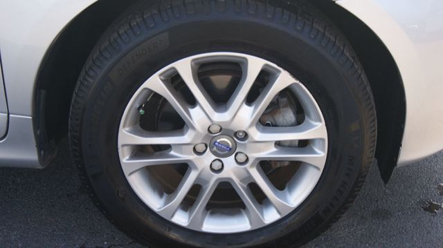 2016 Volvo XC60 3 MONTH WARRANTY , JUST SERVICED , VERY CLEAN INSIDE AND OUT  - 22987798 - 56