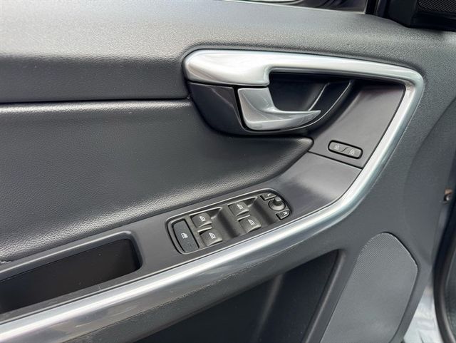 2016 Volvo XC60 AWD 4dr T5 Premier - 22999106 - 11