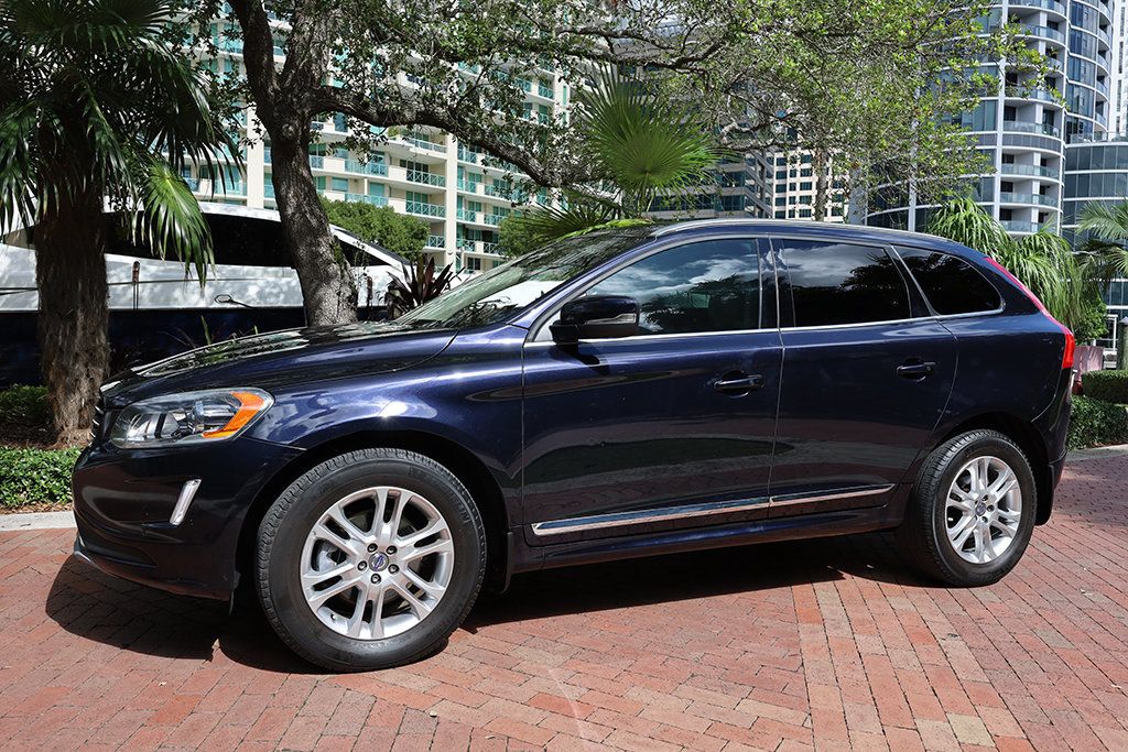 2016 Volvo XC60 T5 Premier photo 11