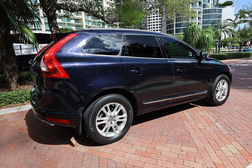 2016 Volvo XC60 T5 Premier photo 13