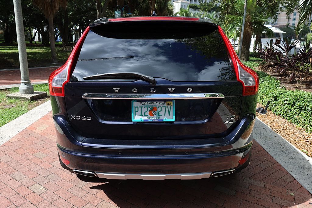 2016 Volvo XC60 T5 Premier photo 15