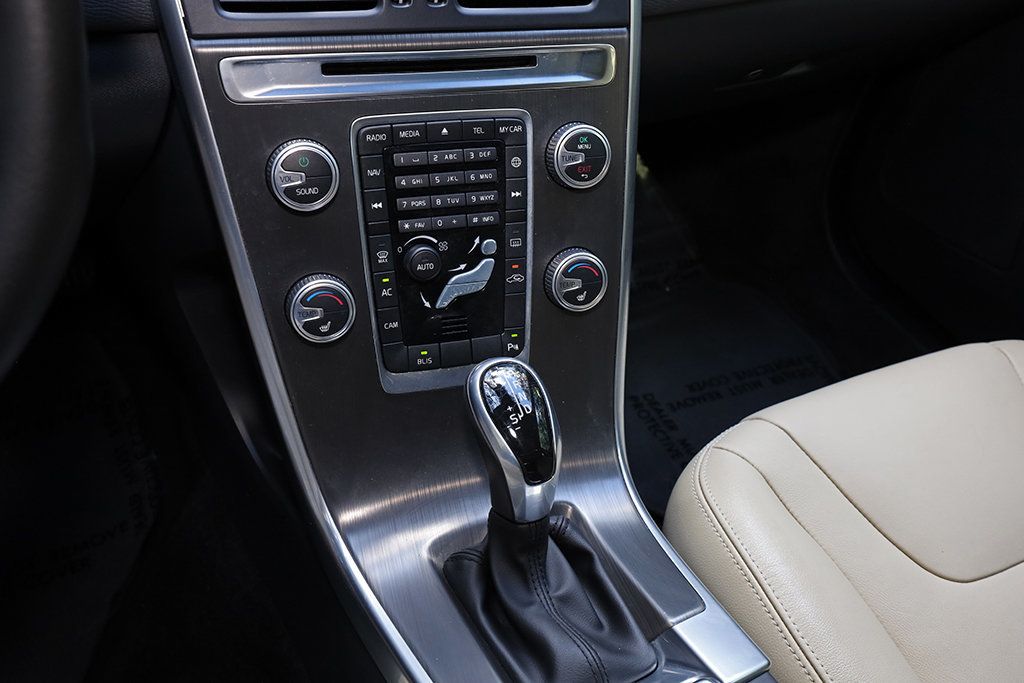 2016 Volvo XC60 T5 Premier photo 35