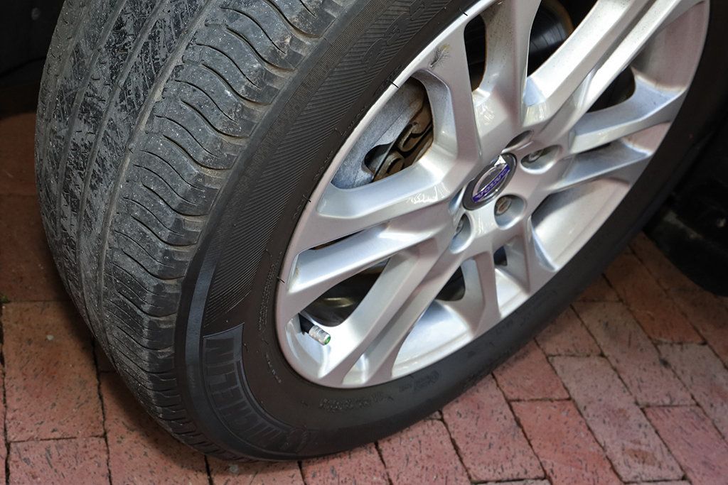 2016 Volvo XC60 T5 Premier photo 40