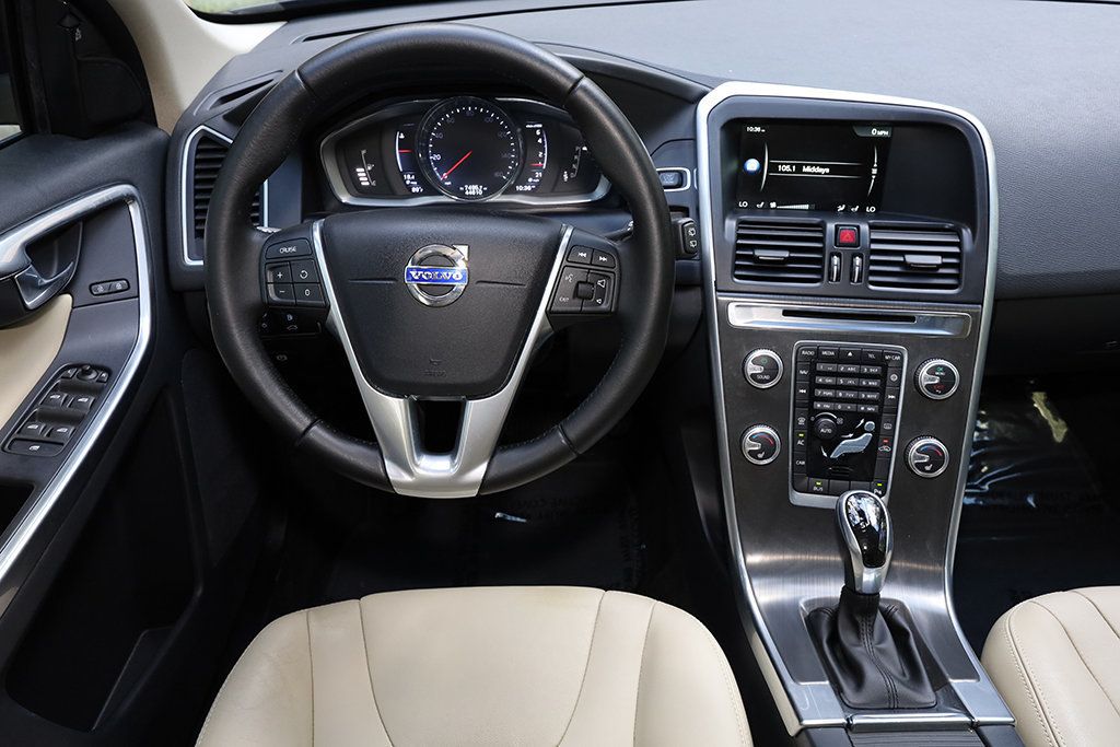 2016 Volvo XC60 T5 Premier photo 8