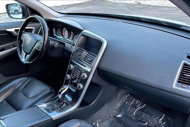 2016 Volvo XC60 AWD 4dr T6 - 22973432 - 11