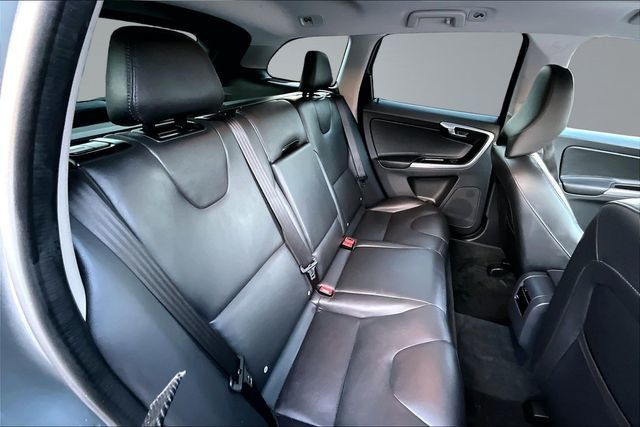 2016 Volvo XC60 AWD 4dr T6 - 22973432 - 13