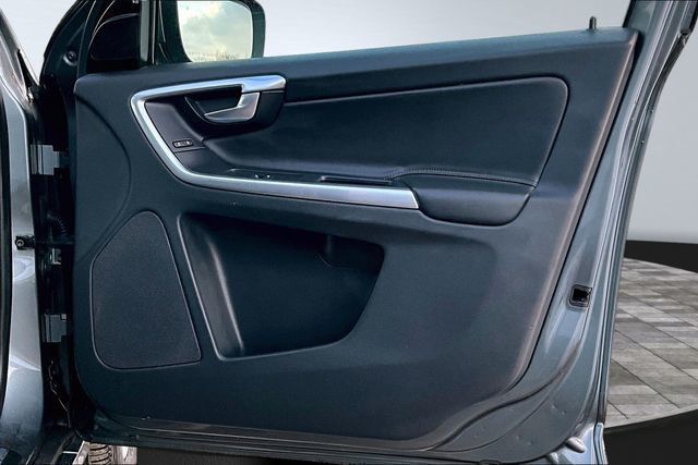 2016 Volvo XC60 AWD 4dr T6 - 22973432 - 15