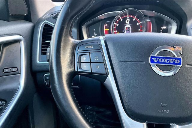2016 Volvo XC60 AWD 4dr T6 - 22973432 - 20