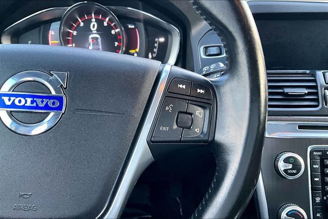2016 Volvo XC60 AWD 4dr T6 - 22973432 - 21