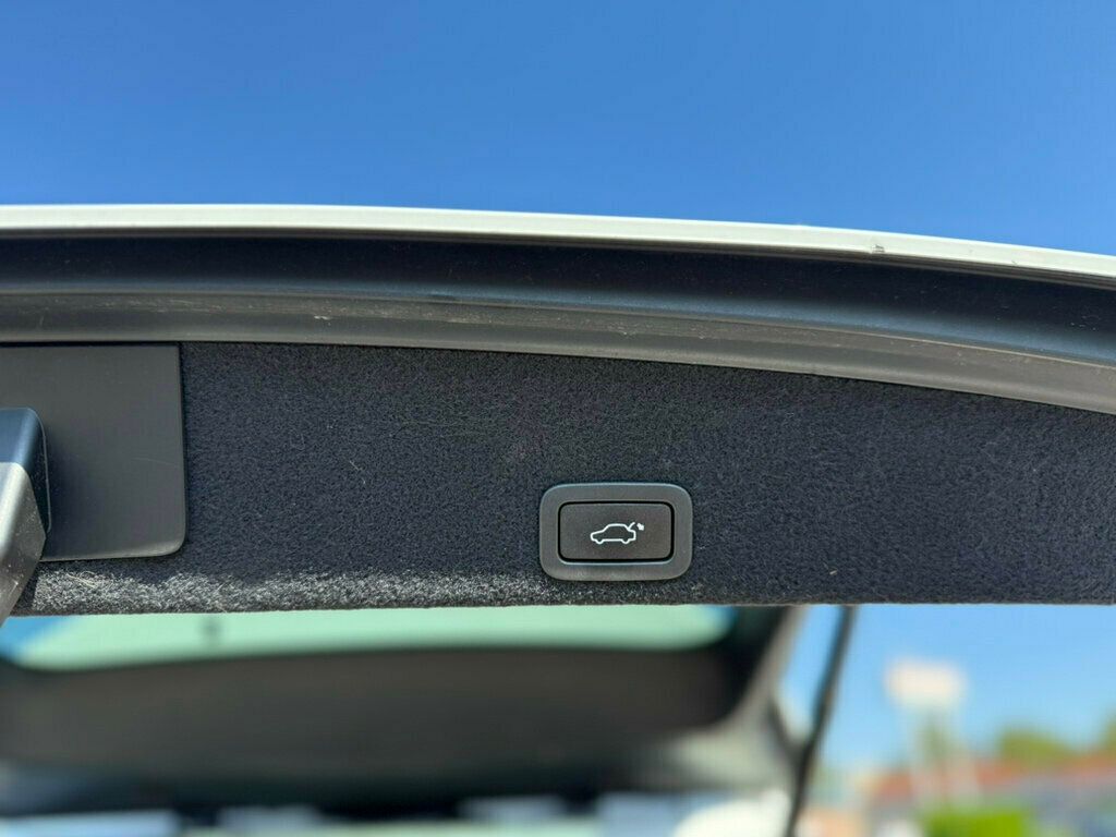 2016 Volvo XC60 T6 Drive-E photo 22