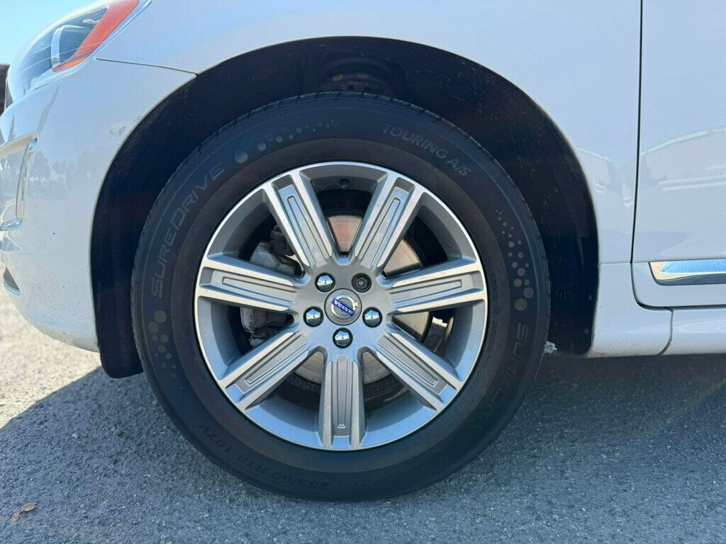 2016 Volvo XC60 T6 Drive-E photo 28