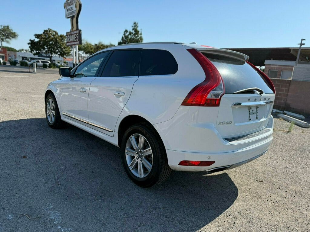 2016 Volvo XC60 T6 Drive-E photo 5