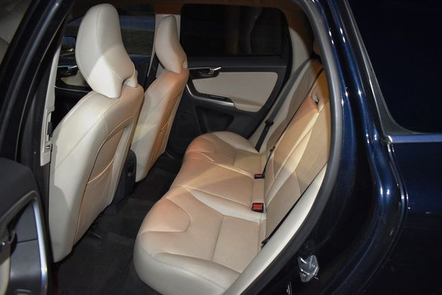 2016 Volvo XC60 AWD 4dr T6 Drive-E - 23011145 - 24