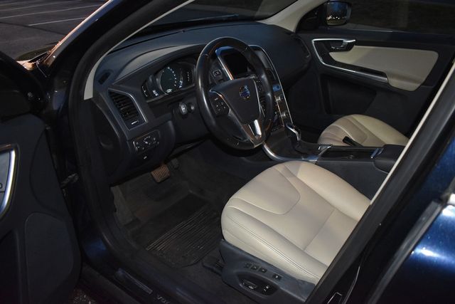 2016 Volvo XC60 AWD 4dr T6 Drive-E - 23011145 - 42