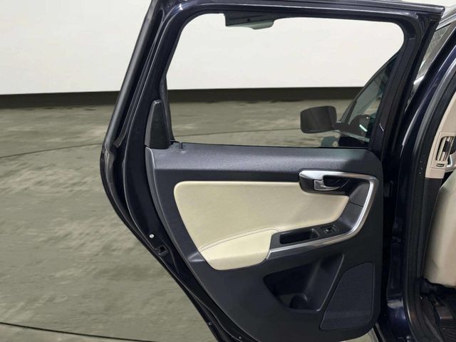 2016 Volvo XC60 AWD 4dr T6 Drive-E - 23005209 - 12