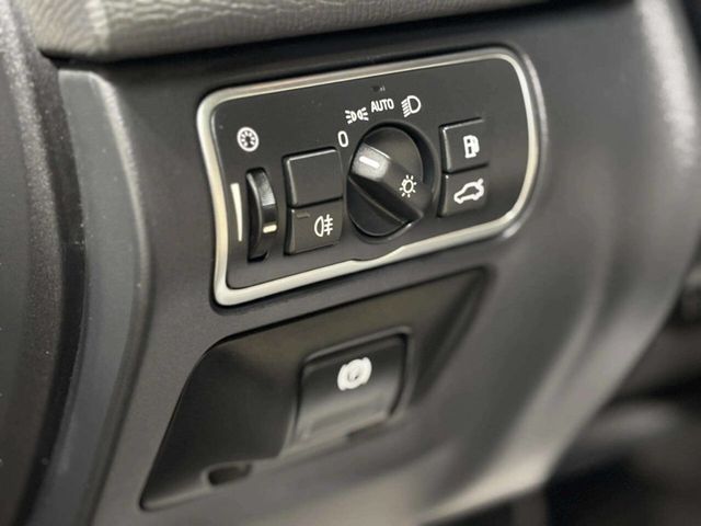 2016 Volvo XC60 AWD 4dr T6 Drive-E - 23005209 - 33