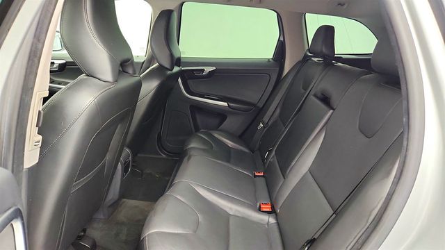 2016 Volvo XC60 AWD 4dr T6 Drive-E w/ Proximity & BLIS Packages + 20'' Wheels - 23042717 - 16