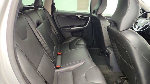 2016 Volvo XC60 AWD 4dr T6 Drive-E w/ Proximity & BLIS Packages + 20'' Wheels - 23042717 - 18