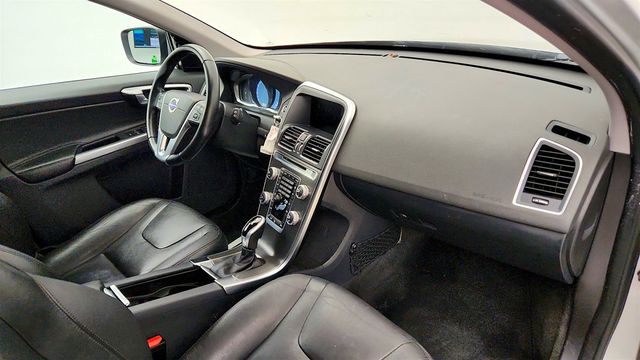 2016 Volvo XC60 AWD 4dr T6 Drive-E w/ Proximity & BLIS Packages + 20'' Wheels - 23042717 - 20