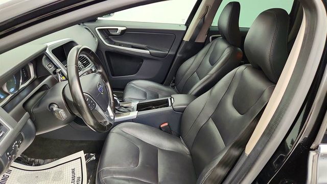 2016 Volvo XC60 AWD 4dr T6 w/ Convenience, Proximity & BLIS Pkgs - 23068354 - 18