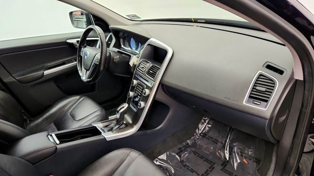 2016 Volvo XC60 AWD 4dr T6 w/ Convenience, Proximity & BLIS Pkgs - 23068354 - 22