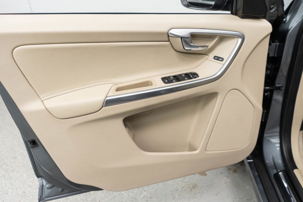Volvo XC60 photo 14