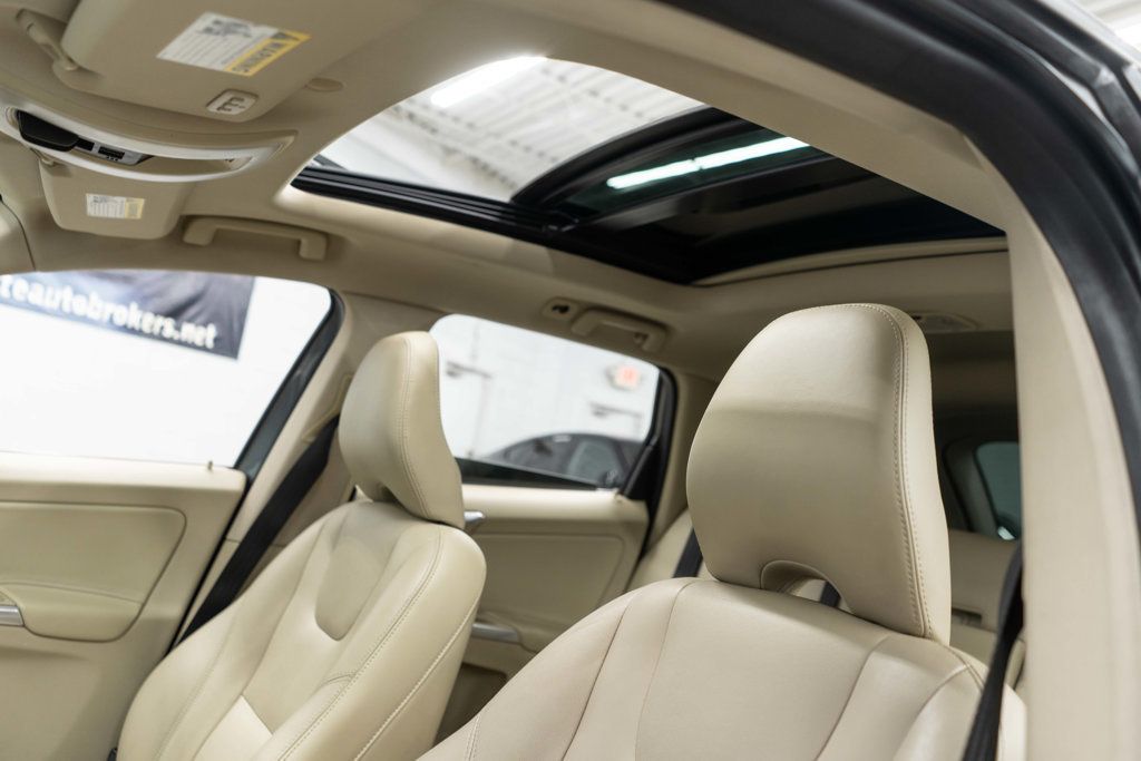Volvo XC60 photo 7