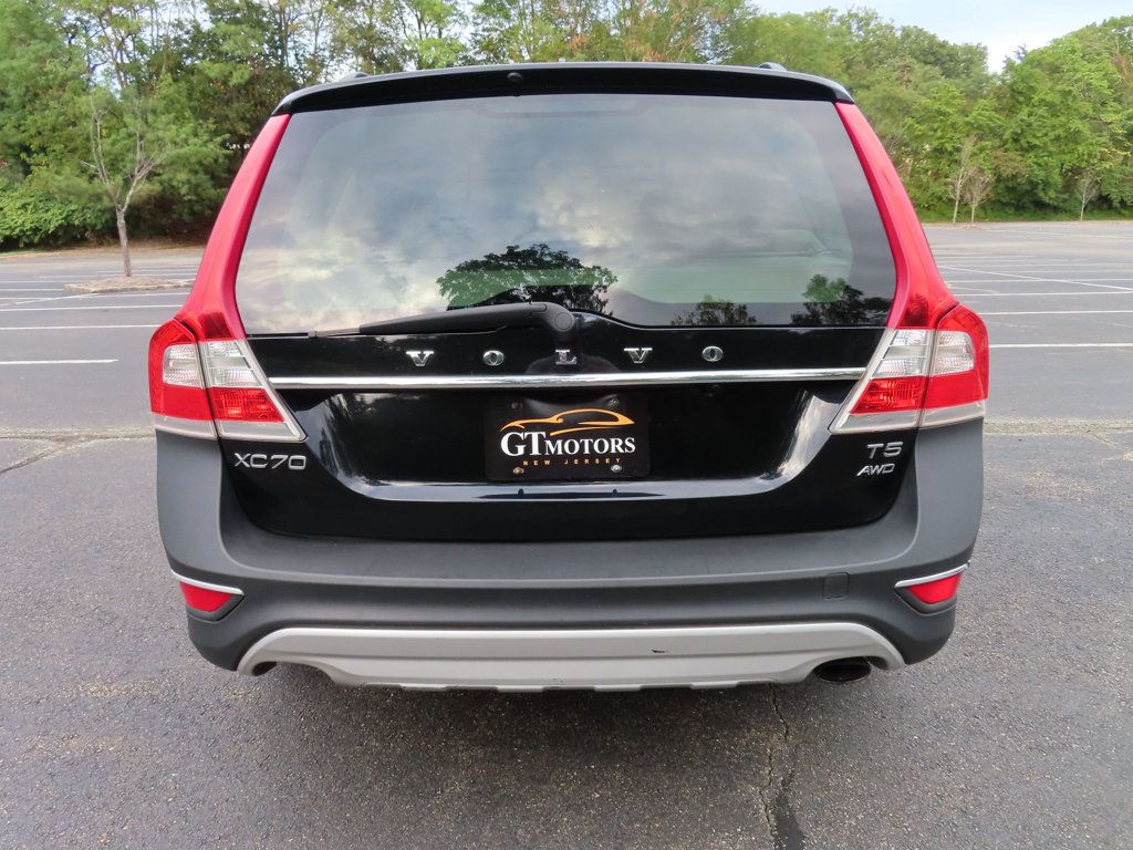 2016 Volvo XC70 T5 Premier photo 14