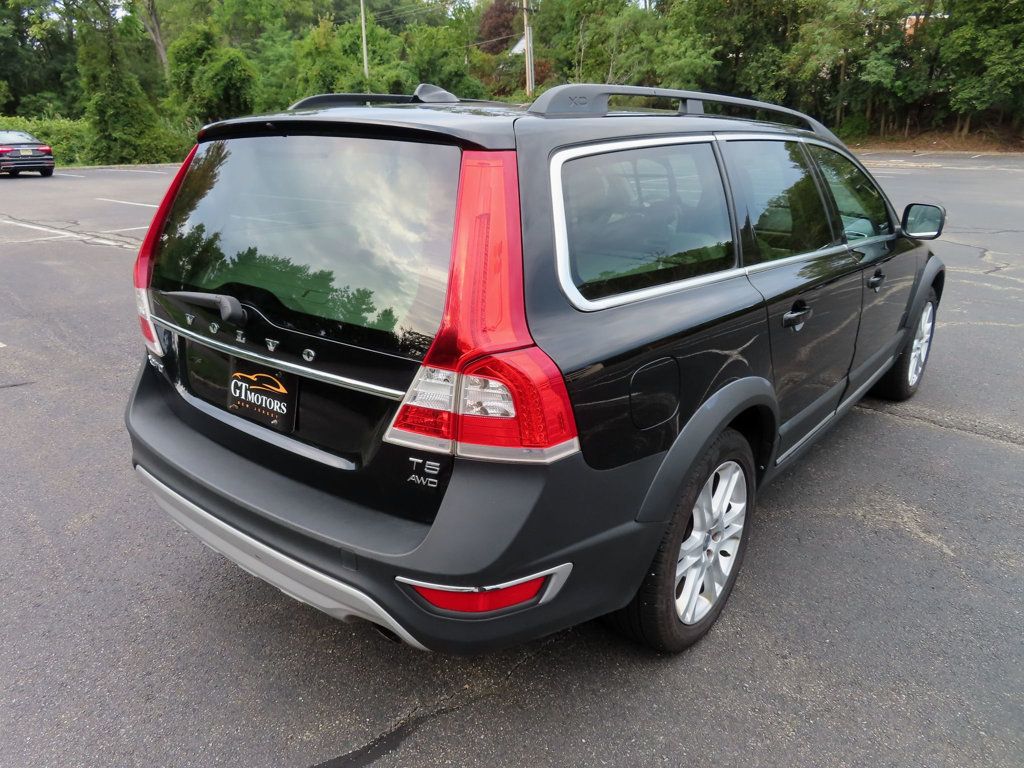 2016 Volvo XC70 T5 Premier photo 16