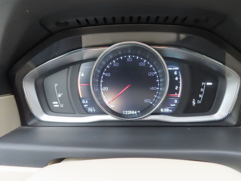 2016 Volvo XC70 T5 Premier photo 40